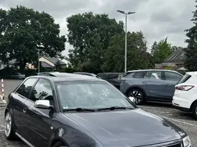 Używany Audi S3 Comfort 209 KM (153 kW) 2000 Szary Hatchback
