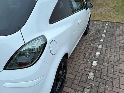 Gebraucht Opel Corsa 88 PS (64 kW) 2010 Weiß Kleinwagen