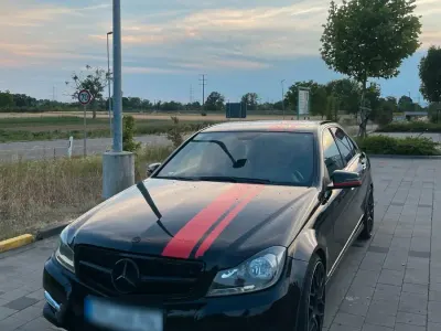 Gebraucht Mercedes C220 AMG line 170 PS (125 kW) 2012 Schwarz Limousine