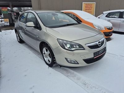 Gebraucht Opel Astra Edition 116 PS (85 kW) 2010 Grau Limousine