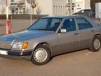 Gebraucht Mercedes E260 160 PS (117 kW) 1991 Silber Limousine