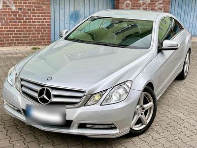 Gebraucht Mercedes E250 204 PS (150 kW) 2011 Silber Coupé