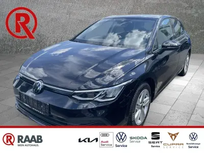Gebraucht VW Golf VIII Life 110 PS (80 kW) 2023 Schwarz Limousine