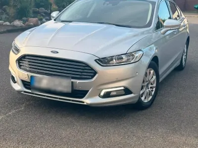 Gebraucht Ford Mondeo Titanium 165 PS (121 kW) 2018 Silber Limousine