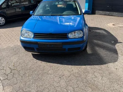 Gebraucht VW Golf IV 74 PS (54 kW) 2002 Blau Kleinwagen