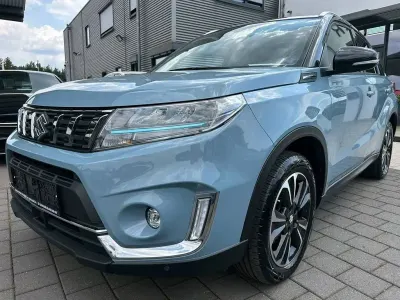 Gebraucht Suzuki Vitara 102 PS (75 kW) 2023 Blau SUV