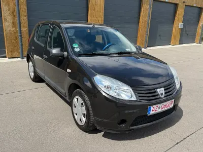 Gebraucht Dacia Sandero 75 PS (55 kW) 2010 Schwarz Kleinwagen
