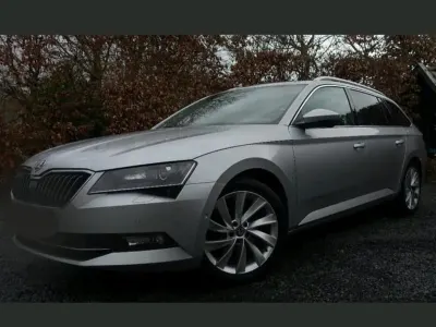 Gebraucht Skoda Superb Business Line 120 PS (88 kW) 2016 Silber Kombi