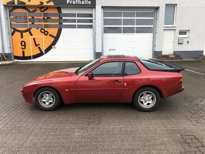 Second-hand Porsche 944 163 CP (119 kW) 1982 Roșu Coupe