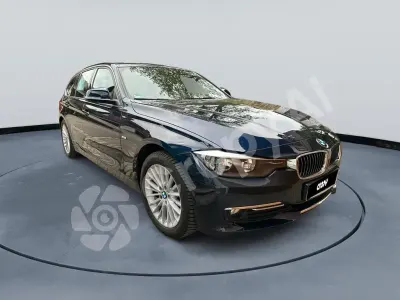 Gebraucht BMW 316 Luxury Line 143 PS (105 kW) 2014 Blau Limousine
