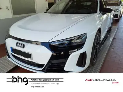 Używany Audi e-tron GT quattro Ambiente 439 kW (598 KM) 2023 Biały Sedan/Limuzyna
