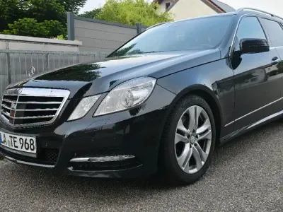 Gebraucht Mercedes E350 265 PS (194 kW) 2012 Schwarz Kombi