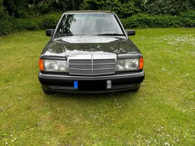 Gebraucht Mercedes 190 75 PS (55 kW) 1993 Schwarz Limousine