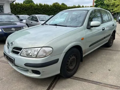Gebraucht Nissan Almera 90 PS (66 kW) 2001 Hellgrün Limousine