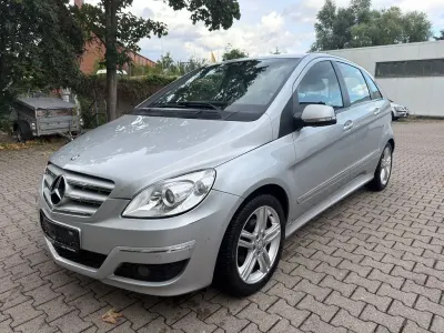 Gebraucht Mercedes B200 136 PS (100 kW) 2009 Grau Van / Kleinbus