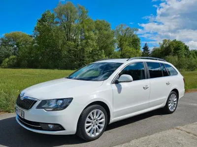 Gebraucht Skoda Superb Exclusive 140 PS (102 kW) 2014 Weiß Limousine