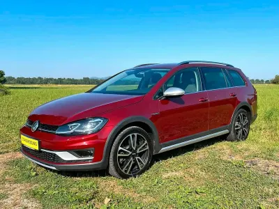 Gebraucht VW Golf Alltrack 184 PS (135 kW) 2019 Cranberryred (metallic) Kombi