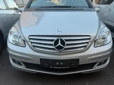 Gebraucht Mercedes B200 136 PS (100 kW) 2006 Silber Van / Kleinbus