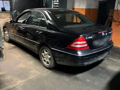 Schwarz Gebraucht 2003 Mercedes C180 Limousine | 500 €