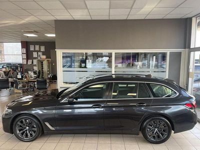 Grau Gebraucht 2020 BMW 520 Kombi | 25.990 € (Fairer Preis)