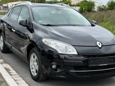 Używany Renault Mégane GrandTour Bose Edition 131 KM (96 kW) 2011 Czarny Kombi