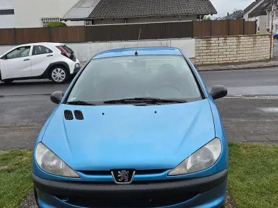 Gebraucht Peugeot 206 60 PS (44 kW) 2002 Limousine