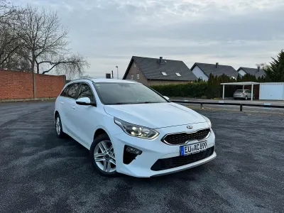 Gebraucht Kia Ceed 120 PS (88 kW) 2021 Weiß Kleinwagen