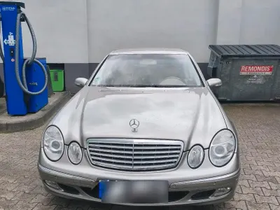 Gebraucht Mercedes E200 Avantgarde 163 PS (119 kW) 2004 Grau Limousine