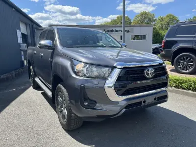 Neu Toyota HiLux Comfort 150 PS (110 kW) 2026 Marlingrau metallic Pickup