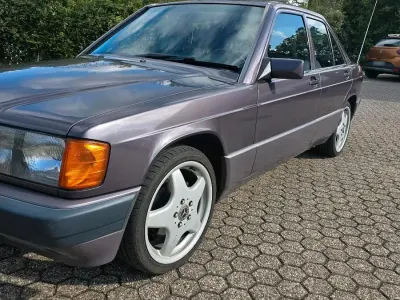 Gebraucht Mercedes 190 122 PS (89 kW) 1993 Limousine