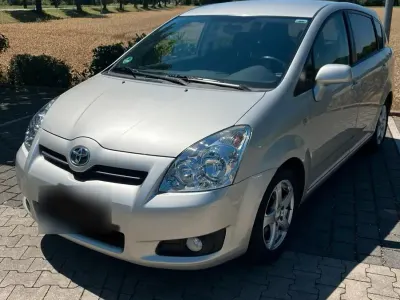 Gebraucht Toyota Corolla Verso 129 PS (94 kW) 2008 Silber Van / Kleinbus