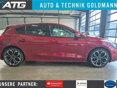 Gebraucht Ford Focus ST-Line 125 PS (91 kW) 2019 Rubyrotmet Limousine