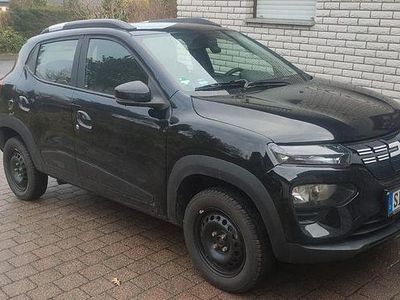 Schwarz Gebraucht 2024 Dacia Spring Essentiel Kleinwagen | 12.900 €