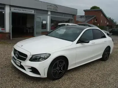 Gebraucht Mercedes C400 333 PS (244 kW) 2019 Polarweiss  unilack Limousine