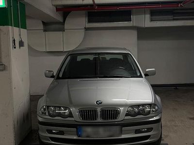Gebraucht BMW 320 150 PS (110 kW) 2000 Silber Limousine