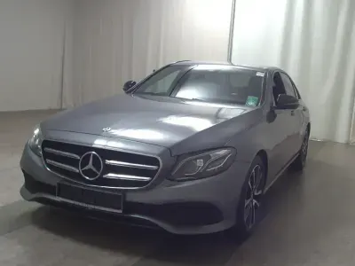 Gebraucht Mercedes E200 Avantgarde 160 PS (117 kW) 2020 Grau Limousine