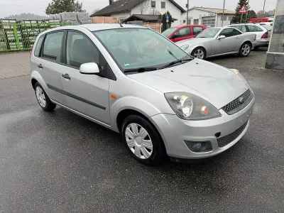 Gebraucht Ford Fiesta 60 PS (44 kW) 2006 Silber Kleinwagen