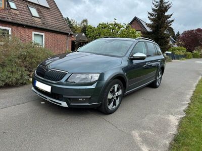 gebraucht Skoda Octavia 2.0 TDI DSG 4x4 Scout Combi 184PS