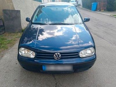 Blau Gebraucht 2002 VW Golf Limousine | 1.250 € (Guter Preis)