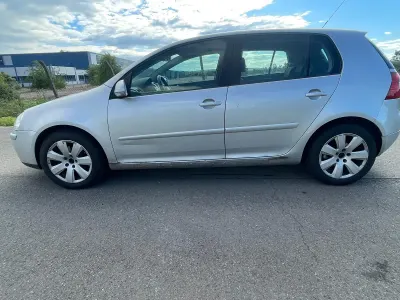 Gebraucht VW Golf V 105 PS (77 kW) 2007 Silber Limousine