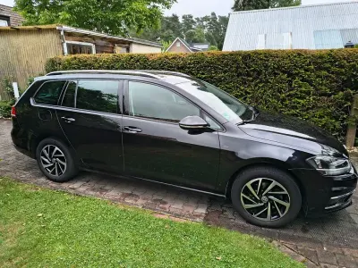 Gebraucht VW Golf VII Join 116 PS (85 kW) 2018 Schwarz Kombi