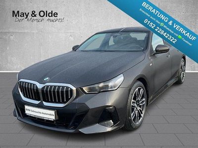 Grau Gebraucht 2024 BMW 520 Comfort Edition Limousine | 51.480 €