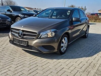 Gebraucht Mercedes A180 122 PS (89 kW) 2014 Grau Limousine