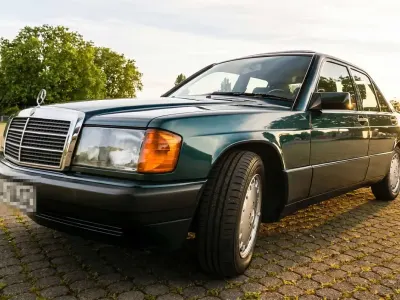 Używany Mercedes 190 Avantgarde 90 KM (66 kW) 1992 Zielony Sedan/Limuzyna