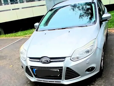 Gebraucht Ford Focus 116 PS (85 kW) 2012 Silber Kombi