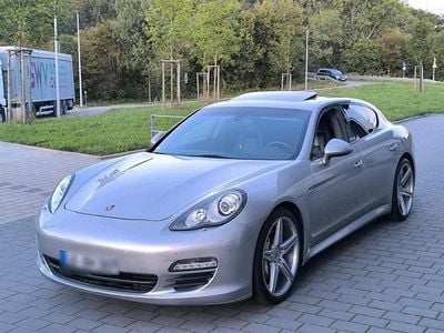 Porsche Panamera 4