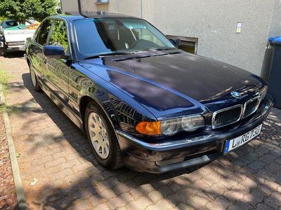 BMW 730