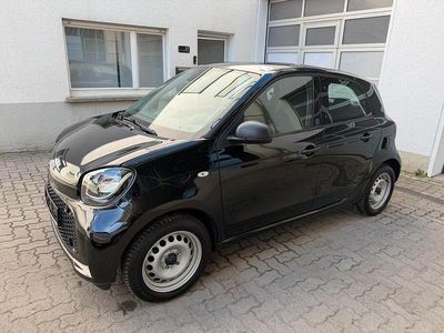 Begagnad Smart ForFour Electric Drive 60 kW (82 HK) 2022 Svart Sedan
