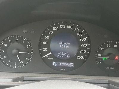 Mercedes E200