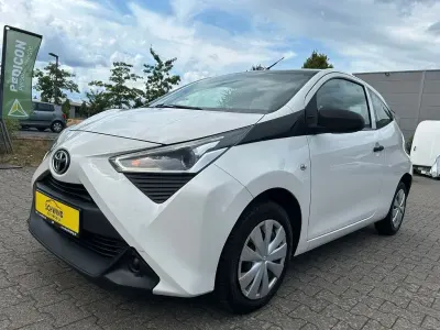 Gebraucht Toyota Aygo X Business Edition 72 PS (52 kW) 2021 Weiß SUV
